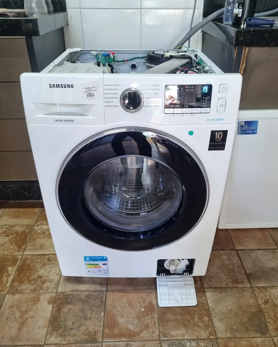 Máquina de lavar Samsung aberta para conserto